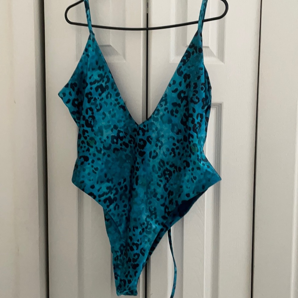 Brand new Plunge strappy swimsuit